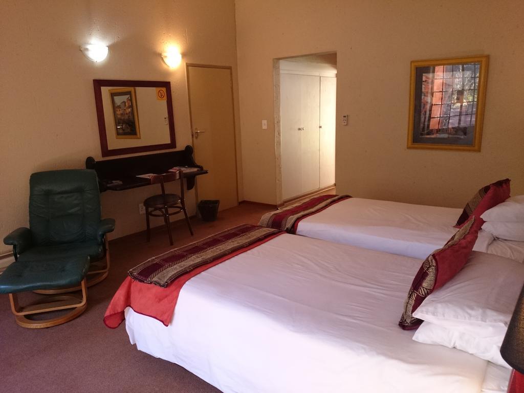 Hornbill Lodge Magaliesburg Bilik gambar